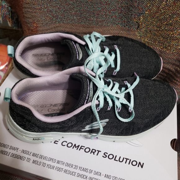 Skechers  Arch Fit sneakers - Picture 3 of 8